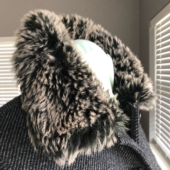 EUC charcoal grey wool jacket, lined with interchangeable & detachable collar - Picture 4 of 9